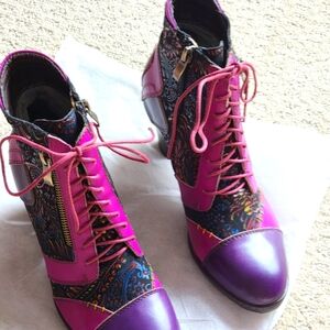 BRAND NEW SUPERLADYSTAR ANKLE BOOTS